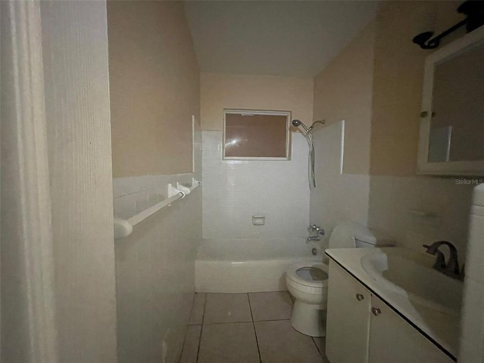В аренду: $2,700 (4 спален, 2 ванн, 1384 Квадратных фут)