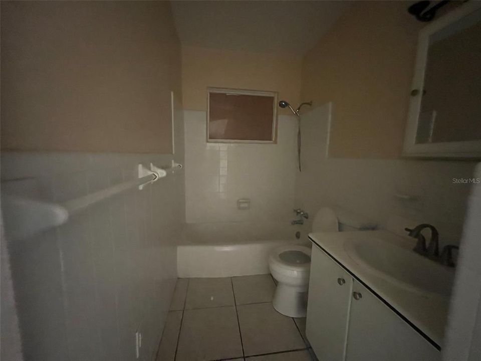 В аренду: $2,700 (4 спален, 2 ванн, 1384 Квадратных фут)