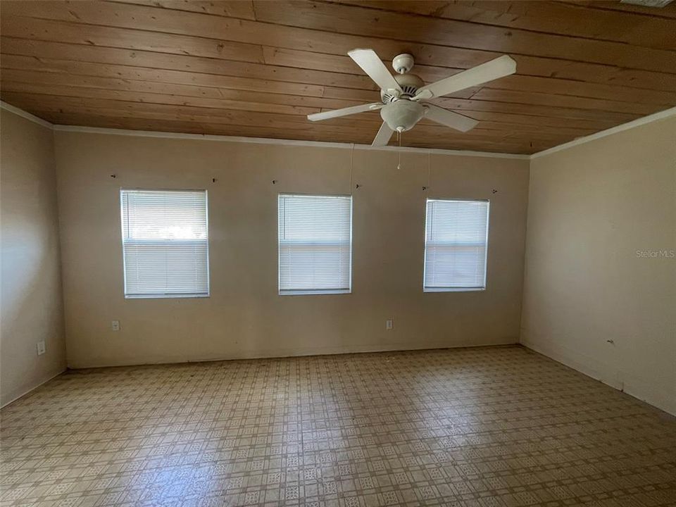 В аренду: $2,700 (4 спален, 2 ванн, 1384 Квадратных фут)
