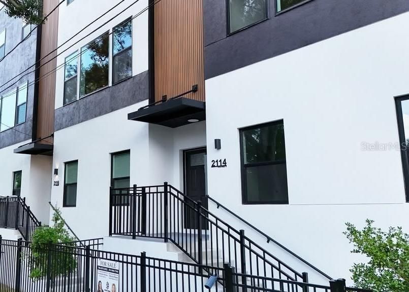 En Venta: $739,999 (3 camas, 3 baños, 2280 Pies cuadrados)