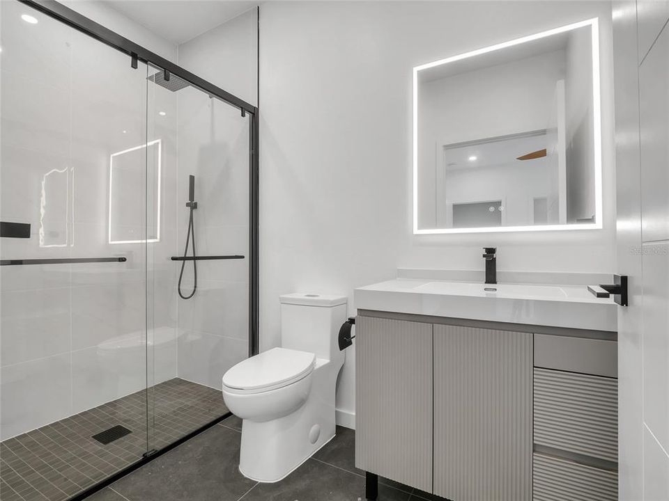 En Venta: $739,999 (3 camas, 3 baños, 2280 Pies cuadrados)
