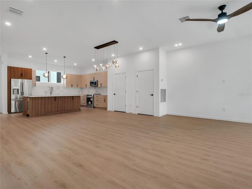En Venta: $739,999 (3 camas, 3 baños, 2280 Pies cuadrados)