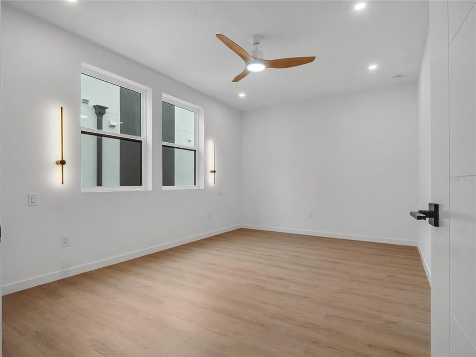 En Venta: $739,999 (3 camas, 3 baños, 2280 Pies cuadrados)
