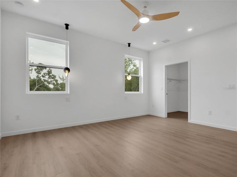 En Venta: $739,999 (3 camas, 3 baños, 2280 Pies cuadrados)
