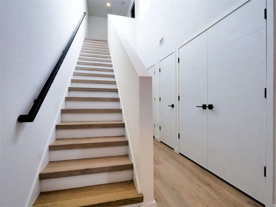 En Venta: $739,999 (3 camas, 3 baños, 2280 Pies cuadrados)