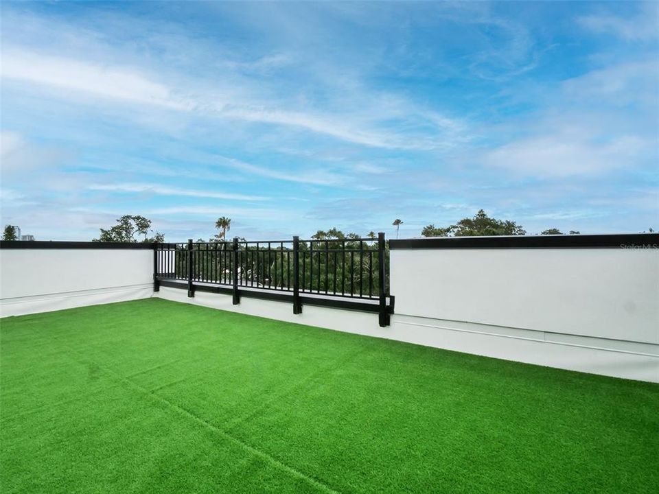 En Venta: $739,999 (3 camas, 3 baños, 2280 Pies cuadrados)