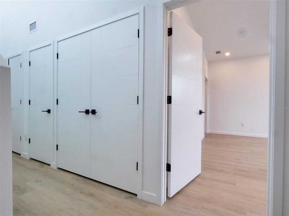 En Venta: $739,999 (3 camas, 3 baños, 2280 Pies cuadrados)