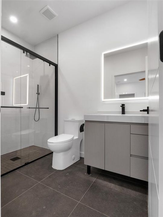 En Venta: $739,999 (3 camas, 3 baños, 2280 Pies cuadrados)