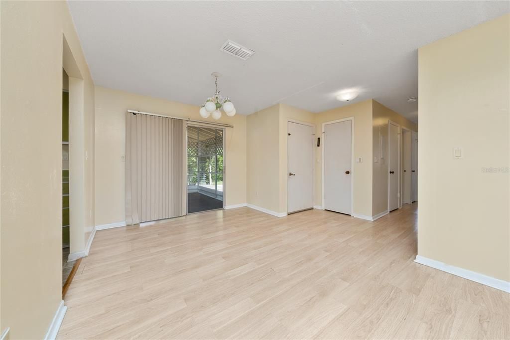 En Venta: $195,900 (2 camas, 2 baños, 1128 Pies cuadrados)