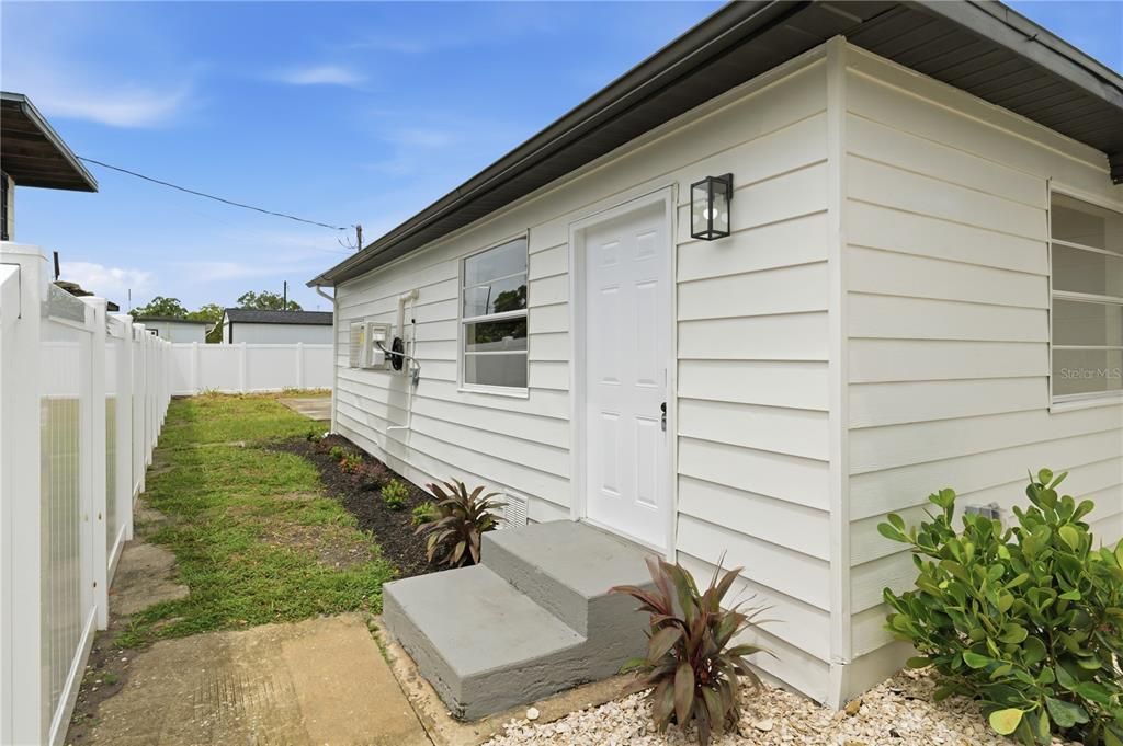 For Sale: $383,000 (3 beds, 2 baths, 1140 Square Feet)