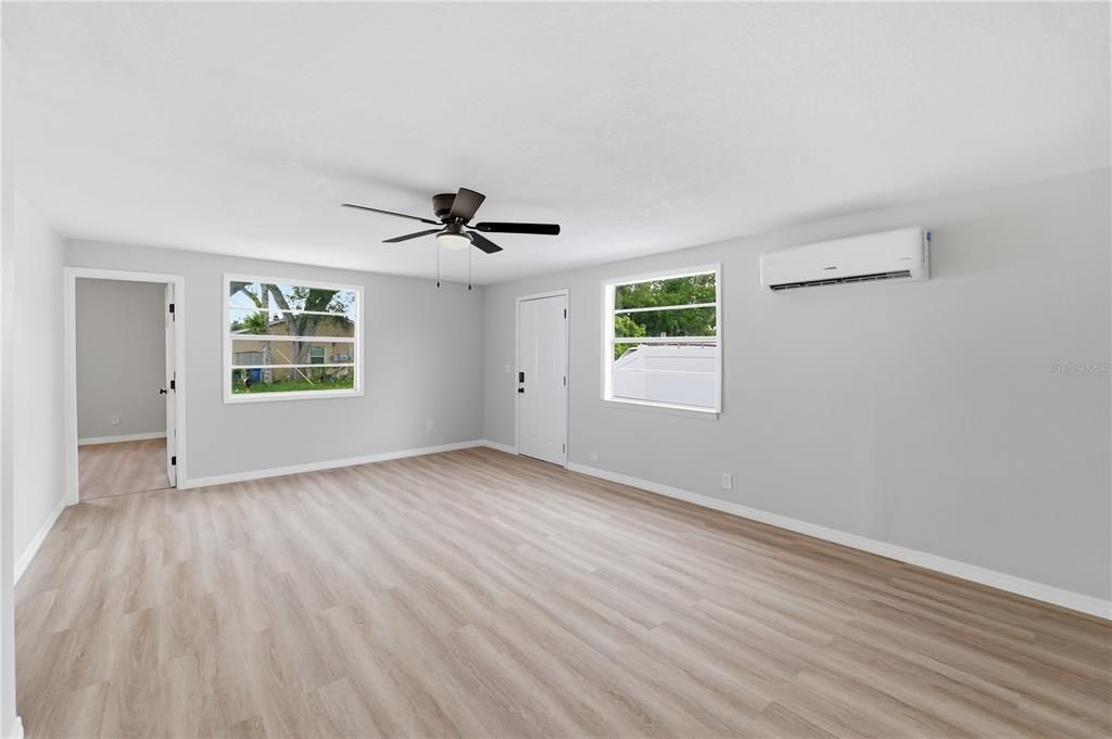 For Sale: $383,000 (3 beds, 2 baths, 1140 Square Feet)