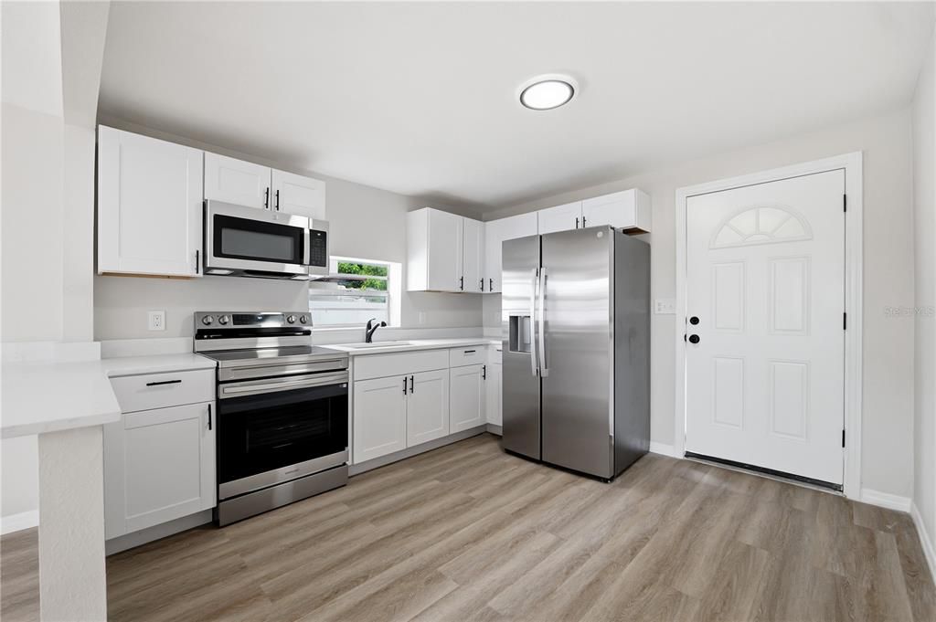 For Sale: $383,000 (3 beds, 2 baths, 1140 Square Feet)