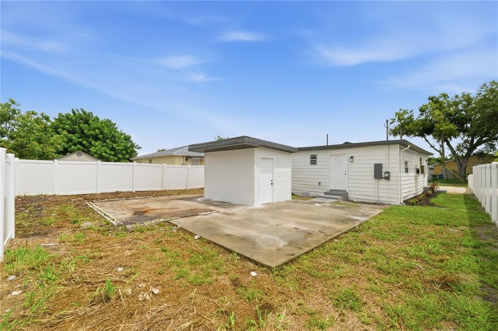 For Sale: $383,000 (3 beds, 2 baths, 1140 Square Feet)
