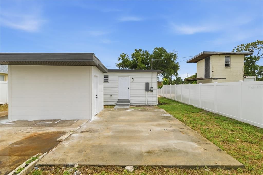 For Sale: $383,000 (3 beds, 2 baths, 1140 Square Feet)
