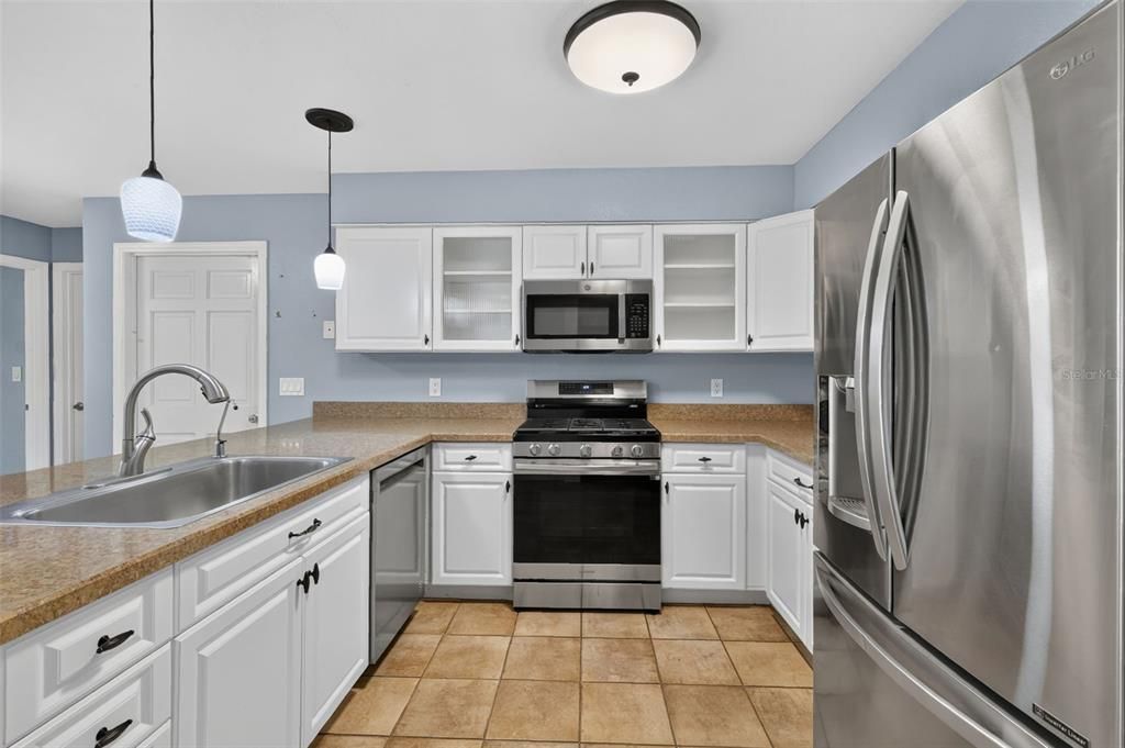 For Sale: $365,000 (3 beds, 2 baths, 2065 Square Feet)