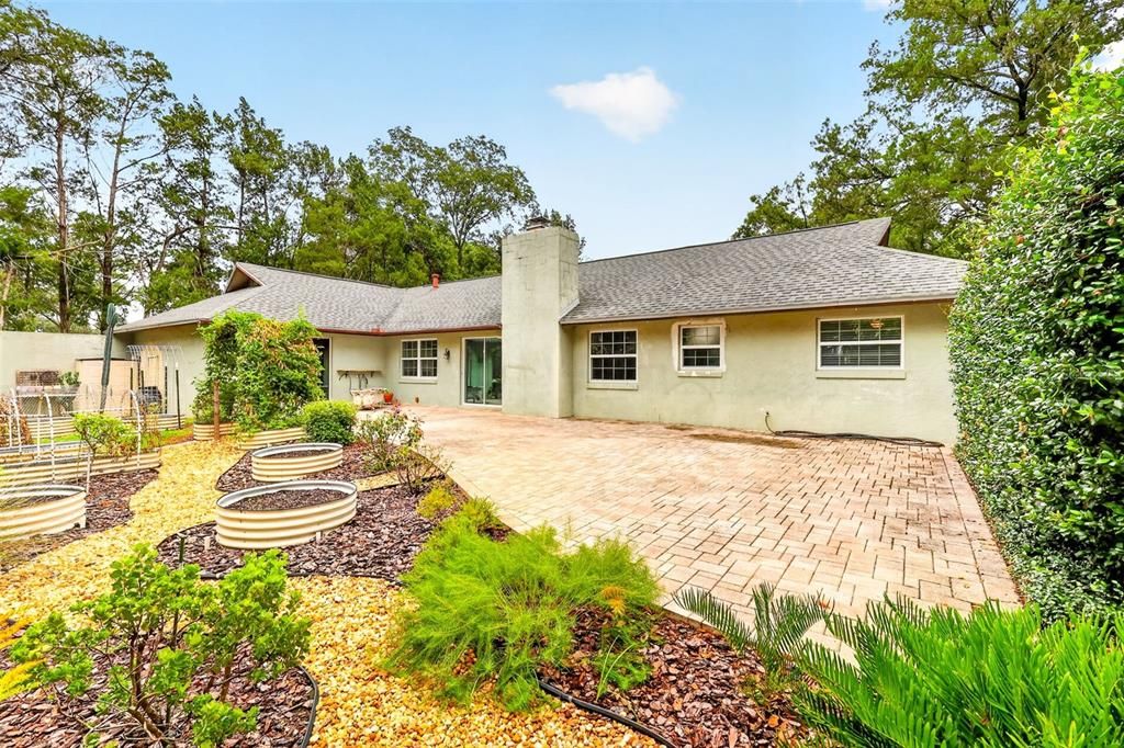 For Sale: $365,000 (3 beds, 2 baths, 2065 Square Feet)