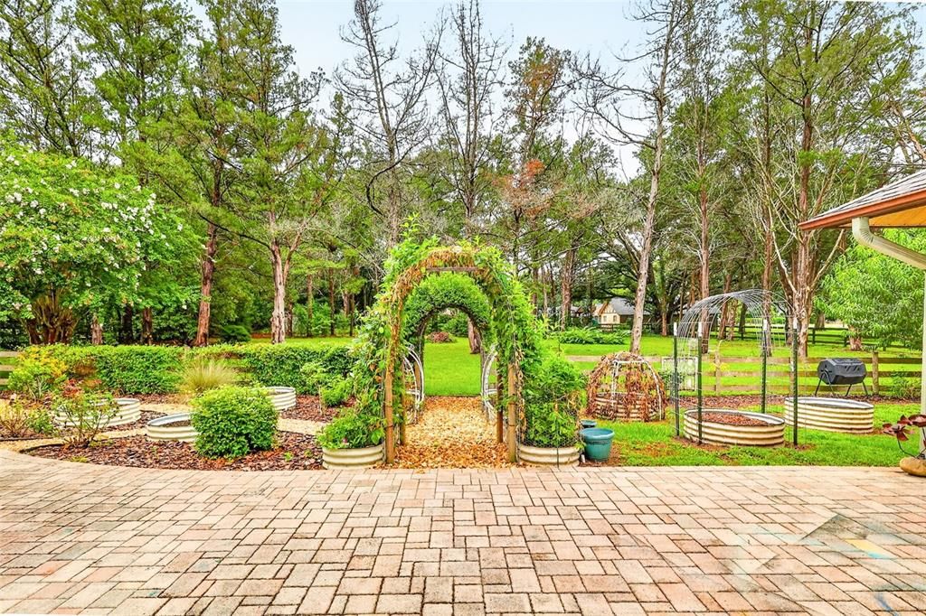 For Sale: $365,000 (3 beds, 2 baths, 2065 Square Feet)