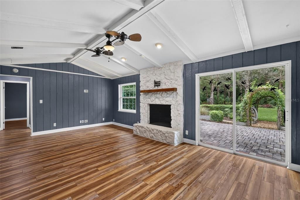 For Sale: $365,000 (3 beds, 2 baths, 2065 Square Feet)