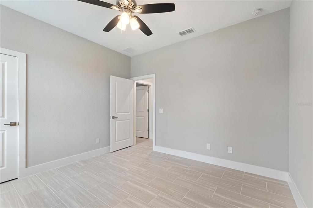 En Renta: $2,625 (4 camas, 2 baños, 2000 Pies cuadrados)