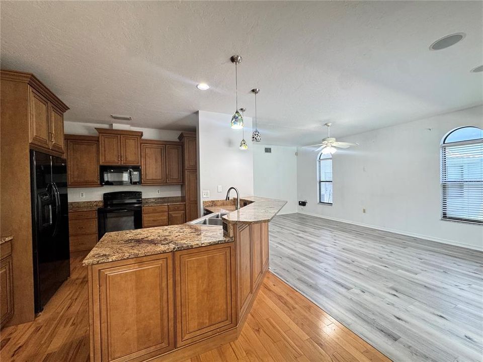 В аренду: $3,450 (4 спален, 2 ванн, 2232 Квадратных фут)
