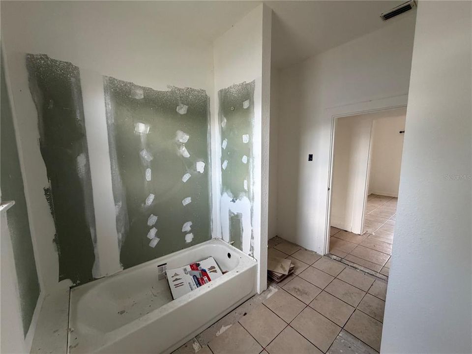 На продажу: $230,000 (3 спален, 2 ванн, 1332 Квадратных фут)