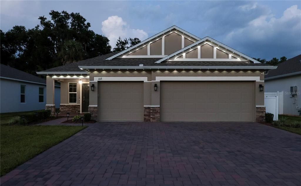 For Sale: $364,900 (3 beds, 2 baths, 1760 Square Feet)
