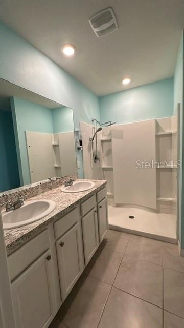 For Rent: $2,200 (4 beds, 2 baths, 1602 Square Feet)