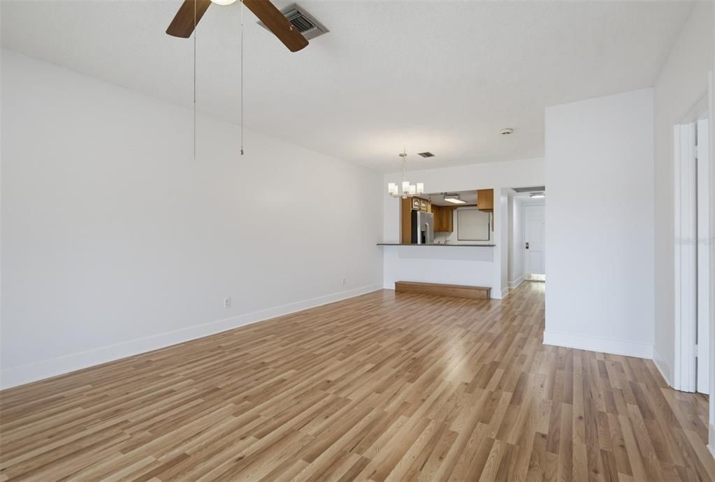 En Venta: $279,000 (2 camas, 2 baños, 1026 Pies cuadrados)