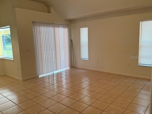В аренду: $2,050 (4 спален, 3 ванн, 2169 Квадратных фут)