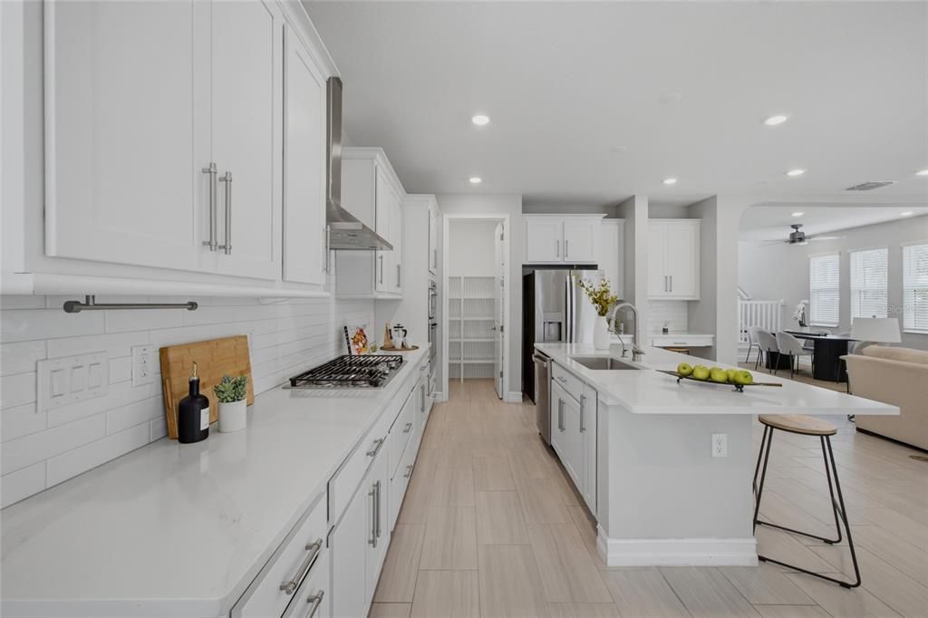 На продажу: $695,000 (4 спален, 3 ванн, 3176 Квадратных фут)