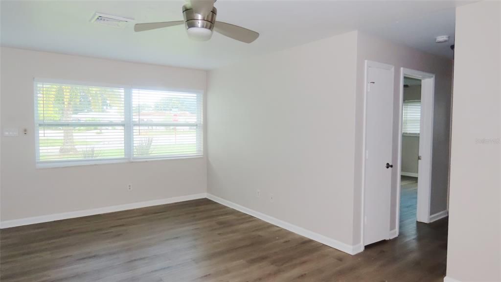 For Sale: $399,900 (3 beds, 1 baths, 1246 Square Feet)