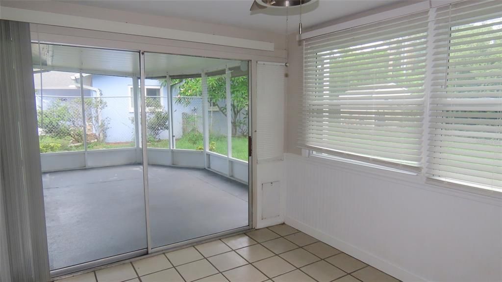 For Sale: $399,900 (3 beds, 1 baths, 1246 Square Feet)