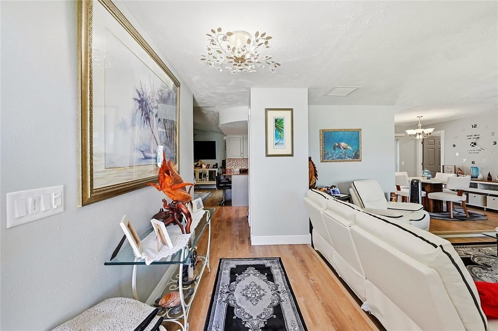 На продажу: $629,000 (4 спален, 2 ванн, 1851 Квадратных фут)