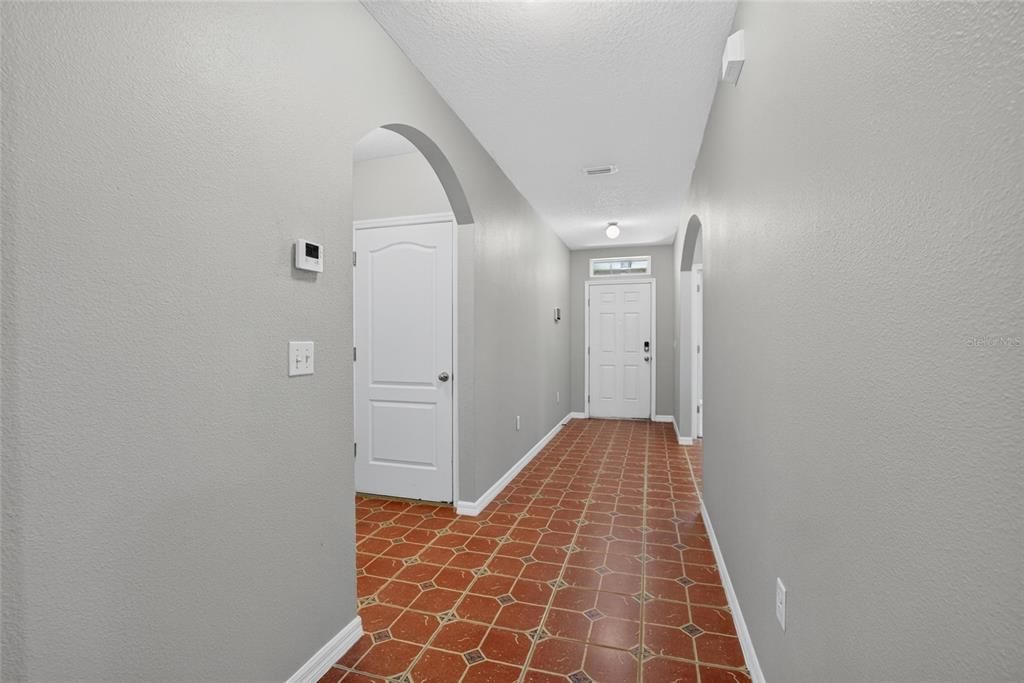 For Sale: $325,000 (3 beds, 2 baths, 1676 Square Feet)