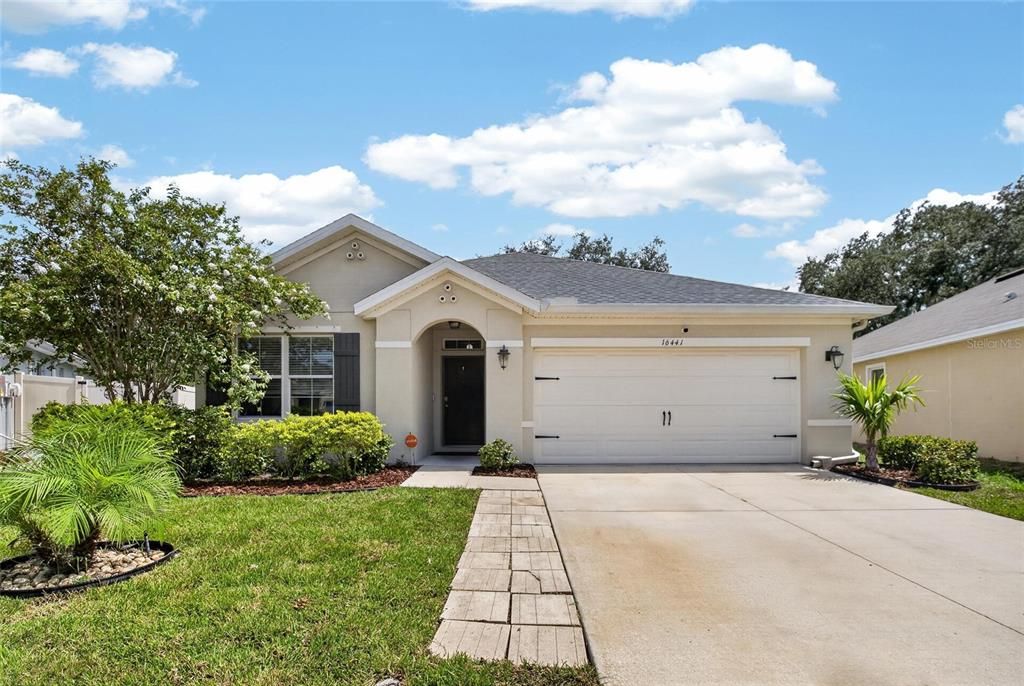 For Sale: $325,000 (3 beds, 2 baths, 1676 Square Feet)