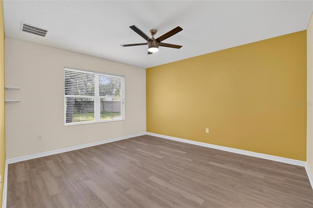 For Sale: $325,000 (3 beds, 2 baths, 1676 Square Feet)