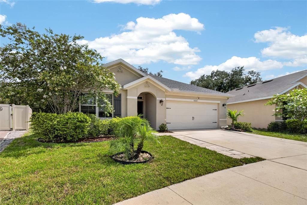 For Sale: $325,000 (3 beds, 2 baths, 1676 Square Feet)
