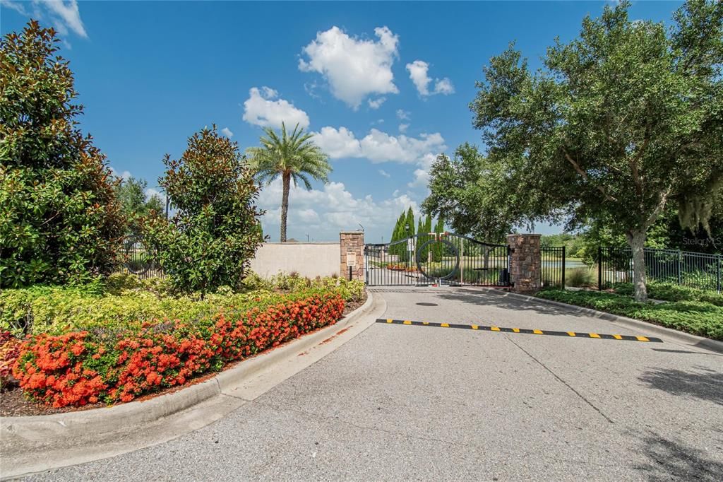 For Sale: $325,000 (3 beds, 2 baths, 1676 Square Feet)