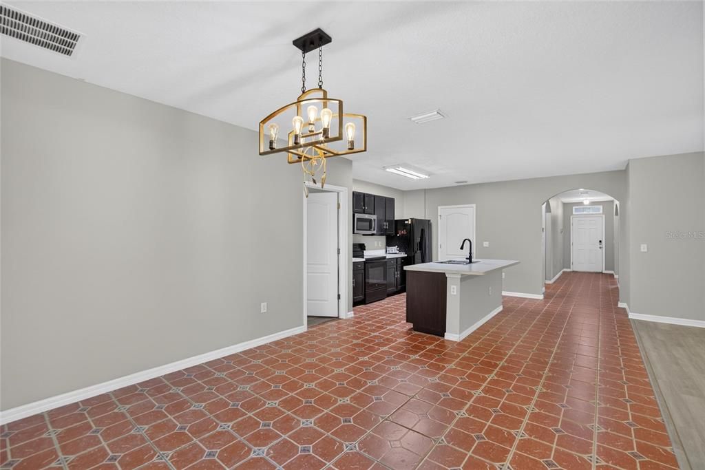 For Sale: $325,000 (3 beds, 2 baths, 1676 Square Feet)