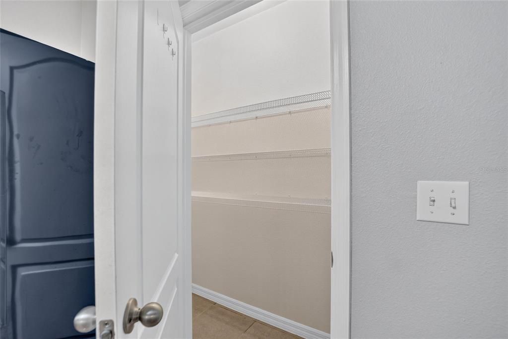 For Sale: $325,000 (3 beds, 2 baths, 1676 Square Feet)