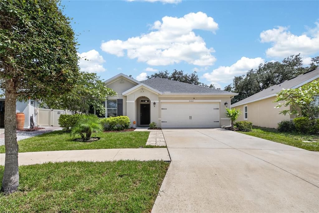 For Sale: $325,000 (3 beds, 2 baths, 1676 Square Feet)