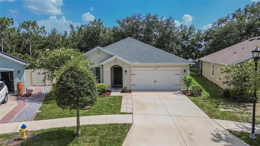 For Sale: $325,000 (3 beds, 2 baths, 1676 Square Feet)