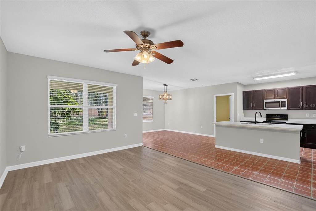 For Sale: $325,000 (3 beds, 2 baths, 1676 Square Feet)