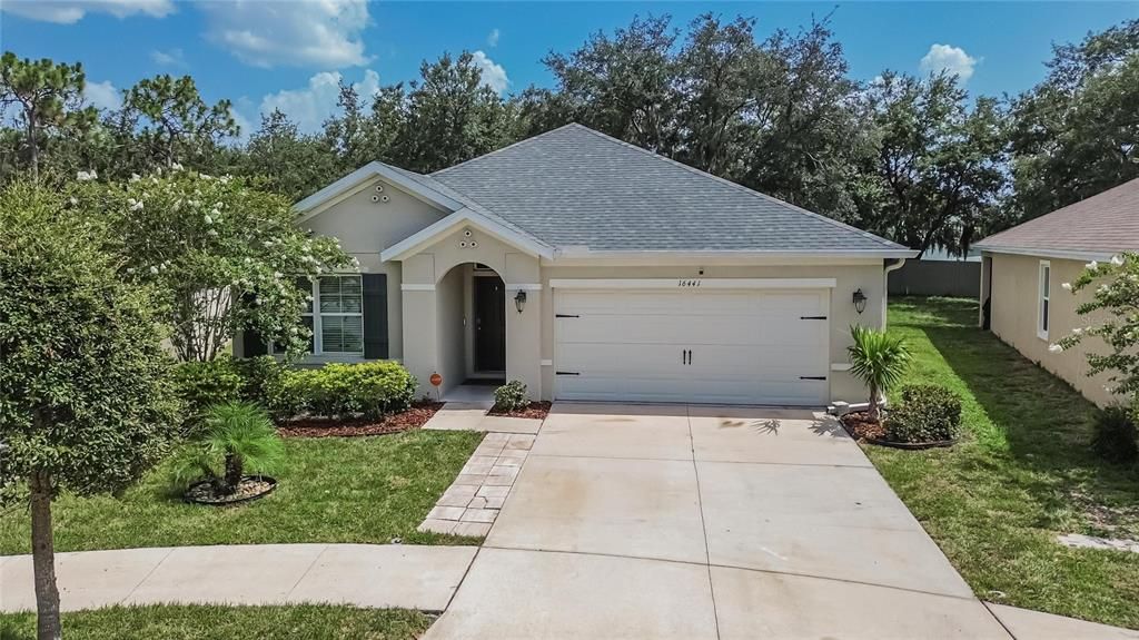 For Sale: $325,000 (3 beds, 2 baths, 1676 Square Feet)