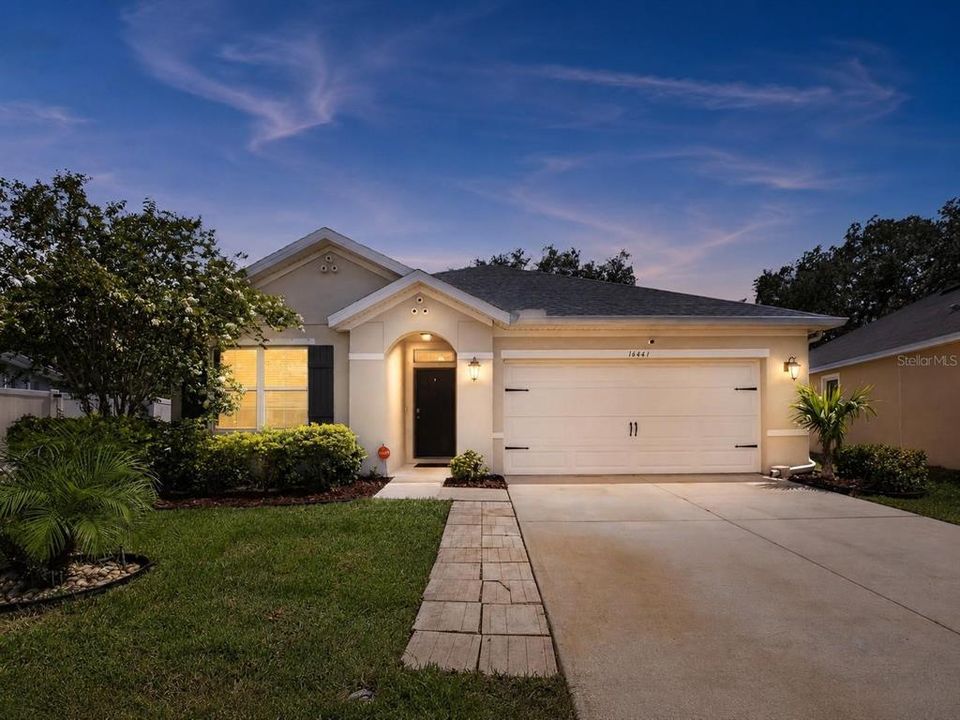 For Sale: $325,000 (3 beds, 2 baths, 1676 Square Feet)