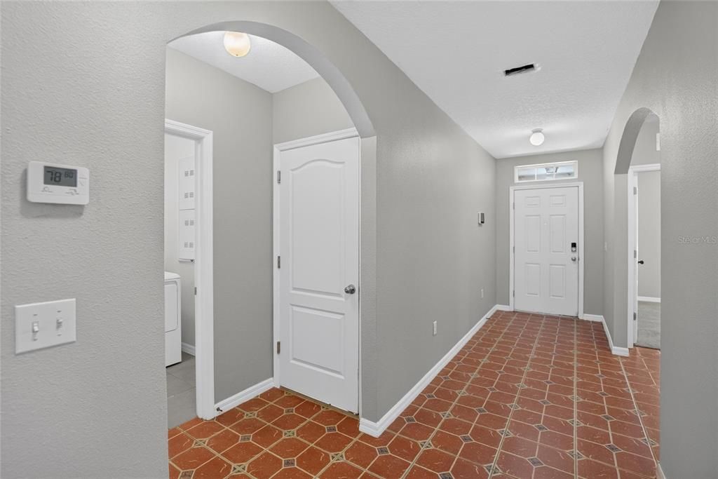 For Sale: $325,000 (3 beds, 2 baths, 1676 Square Feet)