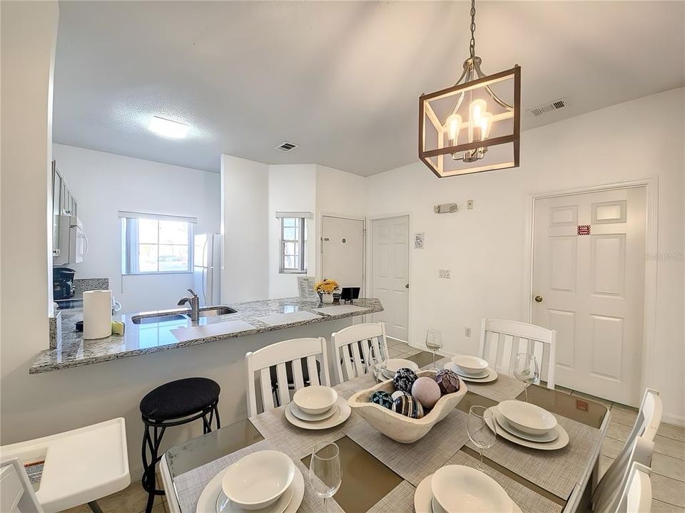 На продажу: $259,900 (3 спален, 2 ванн, 1291 Квадратных фут)