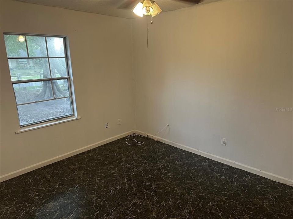 For Sale: $230,000 (3 beds, 1 baths, 1282 Square Feet)