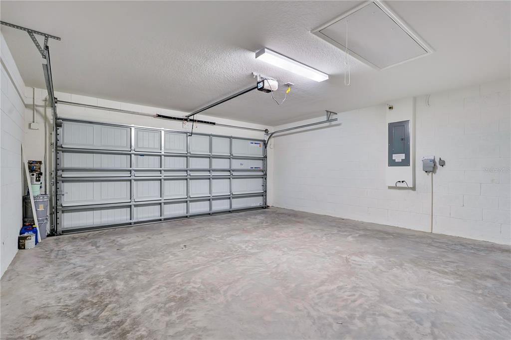 For Sale: $325,000 (3 beds, 2 baths, 1457 Square Feet)
