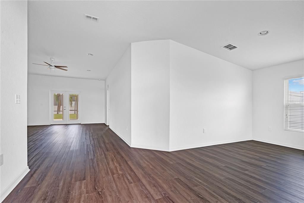 For Sale: $325,000 (3 beds, 2 baths, 1457 Square Feet)